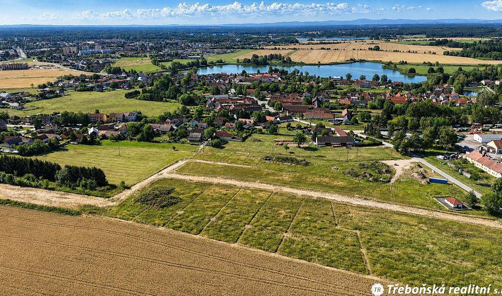 Prodej komerčního pozemku 7 564 m², Třeboň – náhled fotky 2