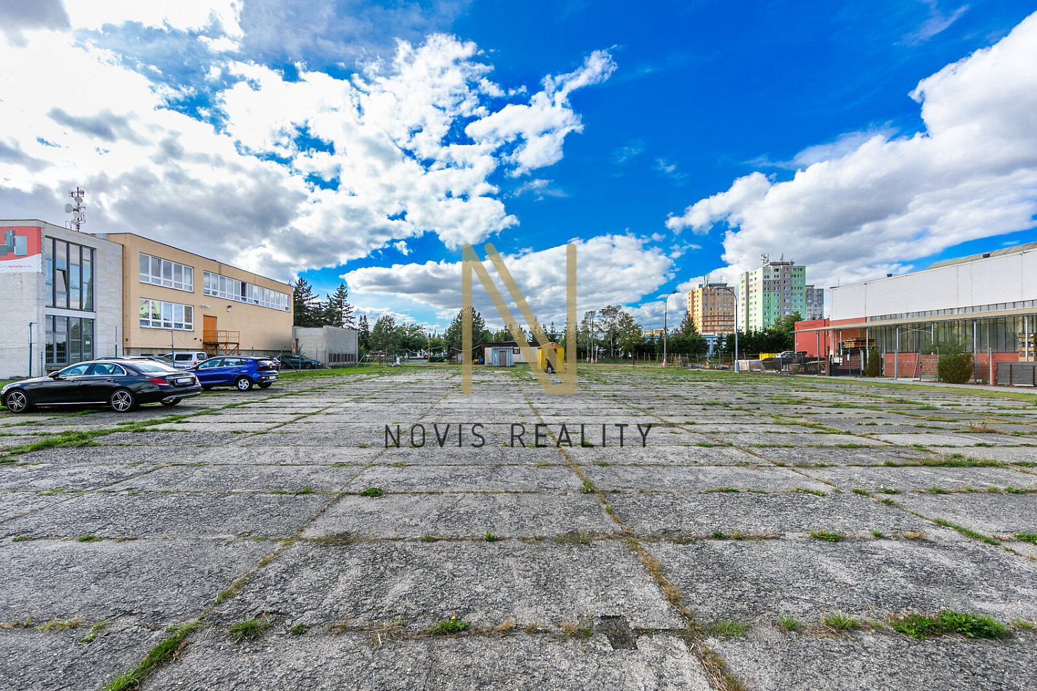 Pronájem komerčního pozemku 1 500 m² – fotografie 2