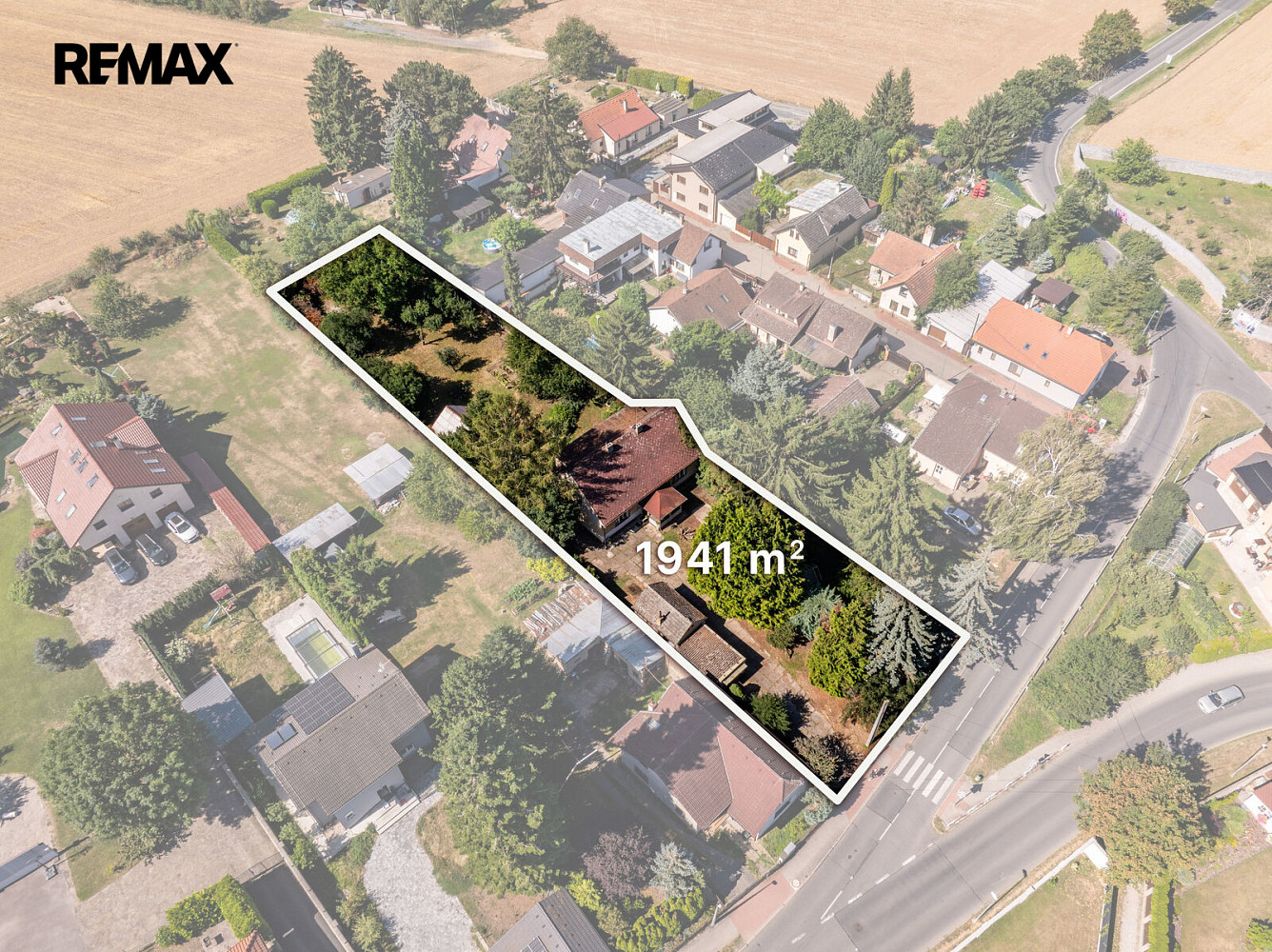 Prodej stavebního pozemku 1 941 m² – fotografie 2