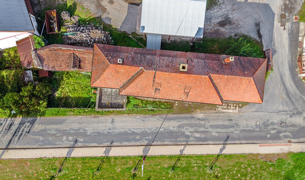 Prodej domu 240 m² s pozemkem 355 m², Bezno – náhled fotky 2