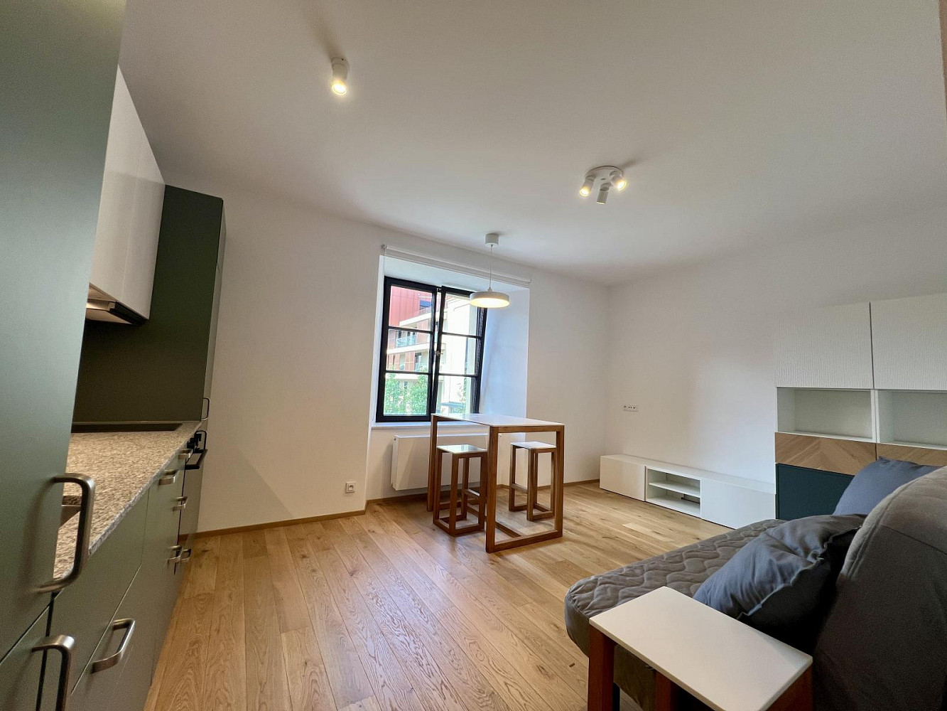 Pronájem bytu 1+kk 27 m² – fotografie 2