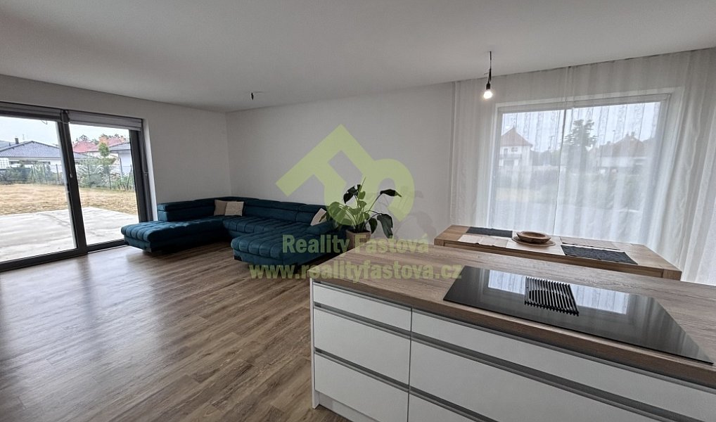 Prodej domu 156 m² s pozemkem 918 m², Lužany – náhled fotky 18