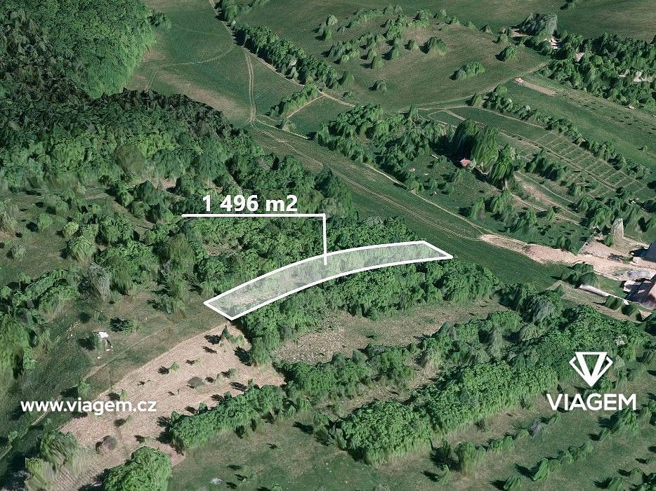 Pole 1 496 m², Podíl 50 % o výměře 748 m²