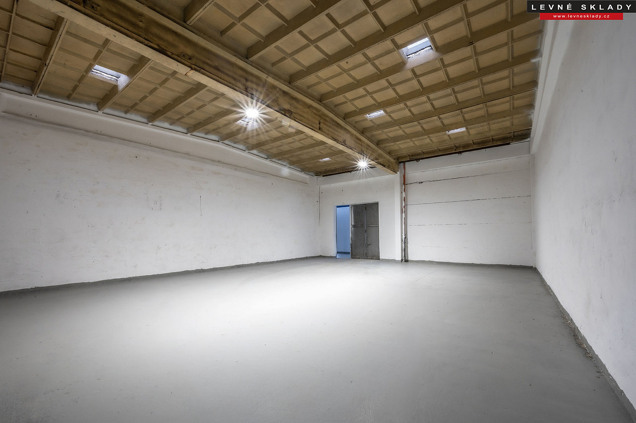 Pronájem skladu 1000 m² v Kladrubech nad Labem – pohled 2