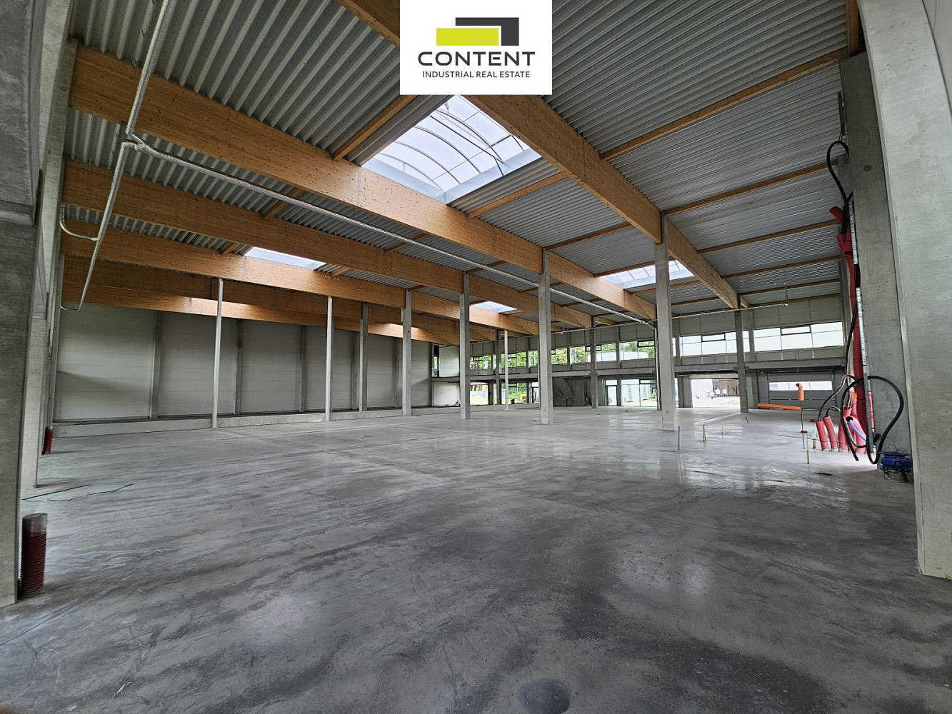 Pronájem skladovacích prostor 2 559 m² — photo 4