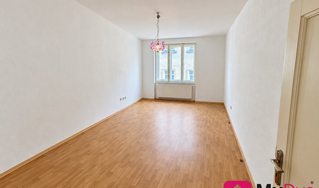Pronájem bytu 2+1 75 m², Znojmo – fotka 1 z 10
