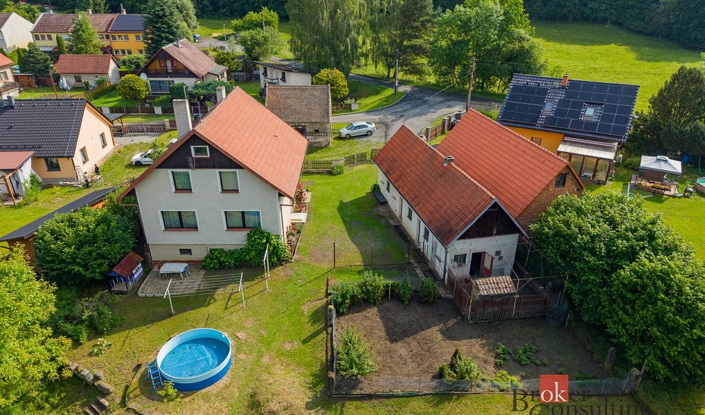 Prodej domu 141 m² s pozemkem 837 m², Zahrádky – náhled fotky 2