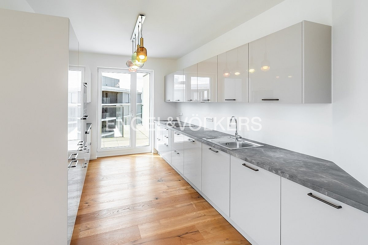 Pronájem bytu 3+kk 93 m² — photo 2