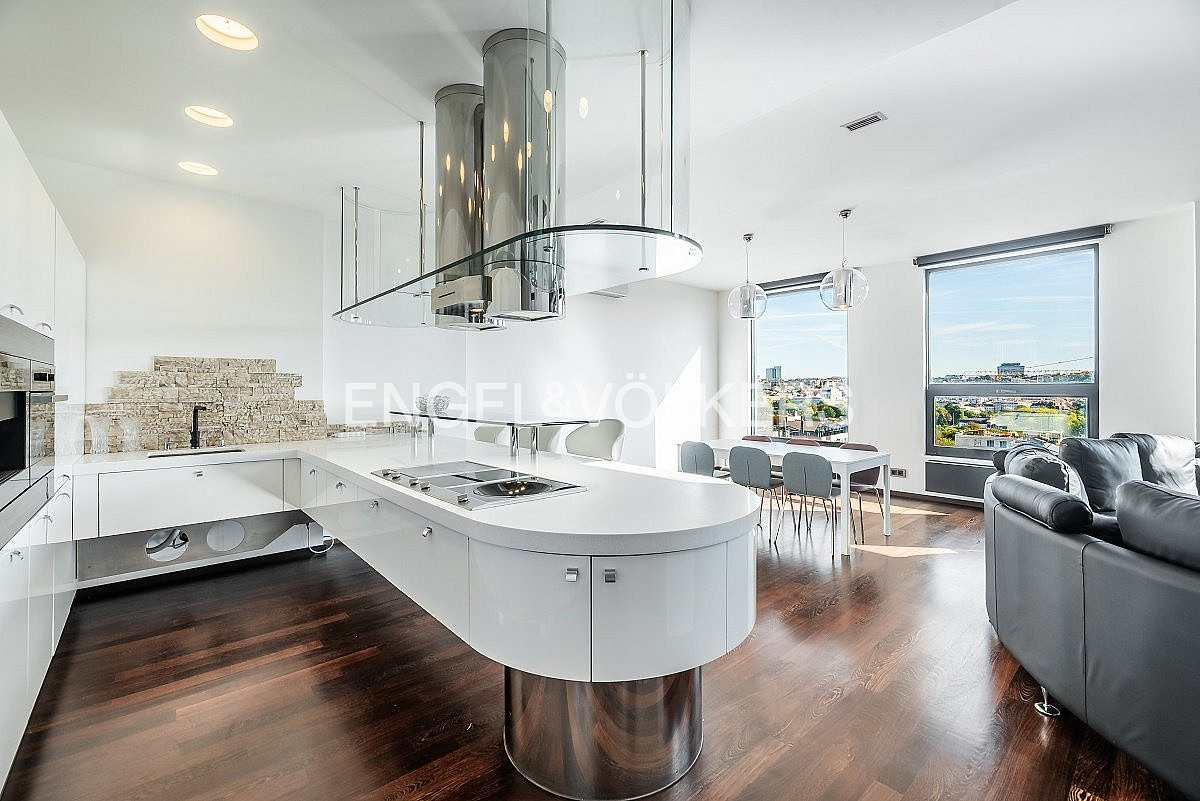Pronájem bytu 3+kk 288 m² – fotografie 2