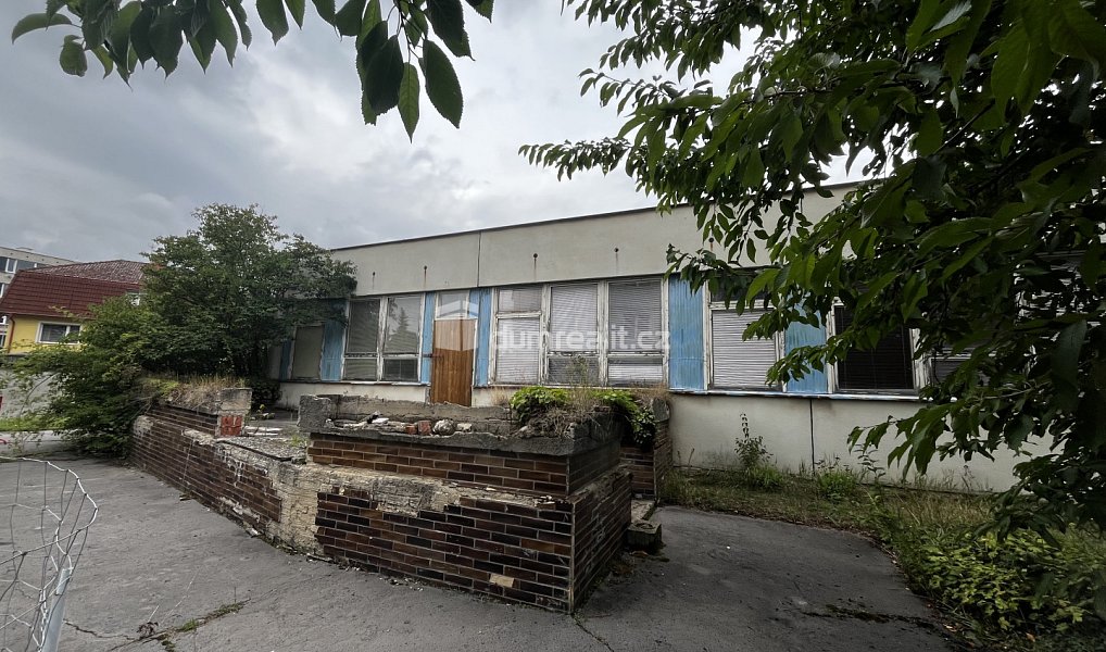 Pronájem obchodních prostor 223 m², Újezdeček – náhled fotky 3