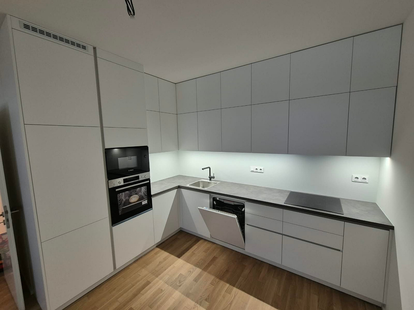 Pronájem bytu 2+kk 53 m² – fotografie 3