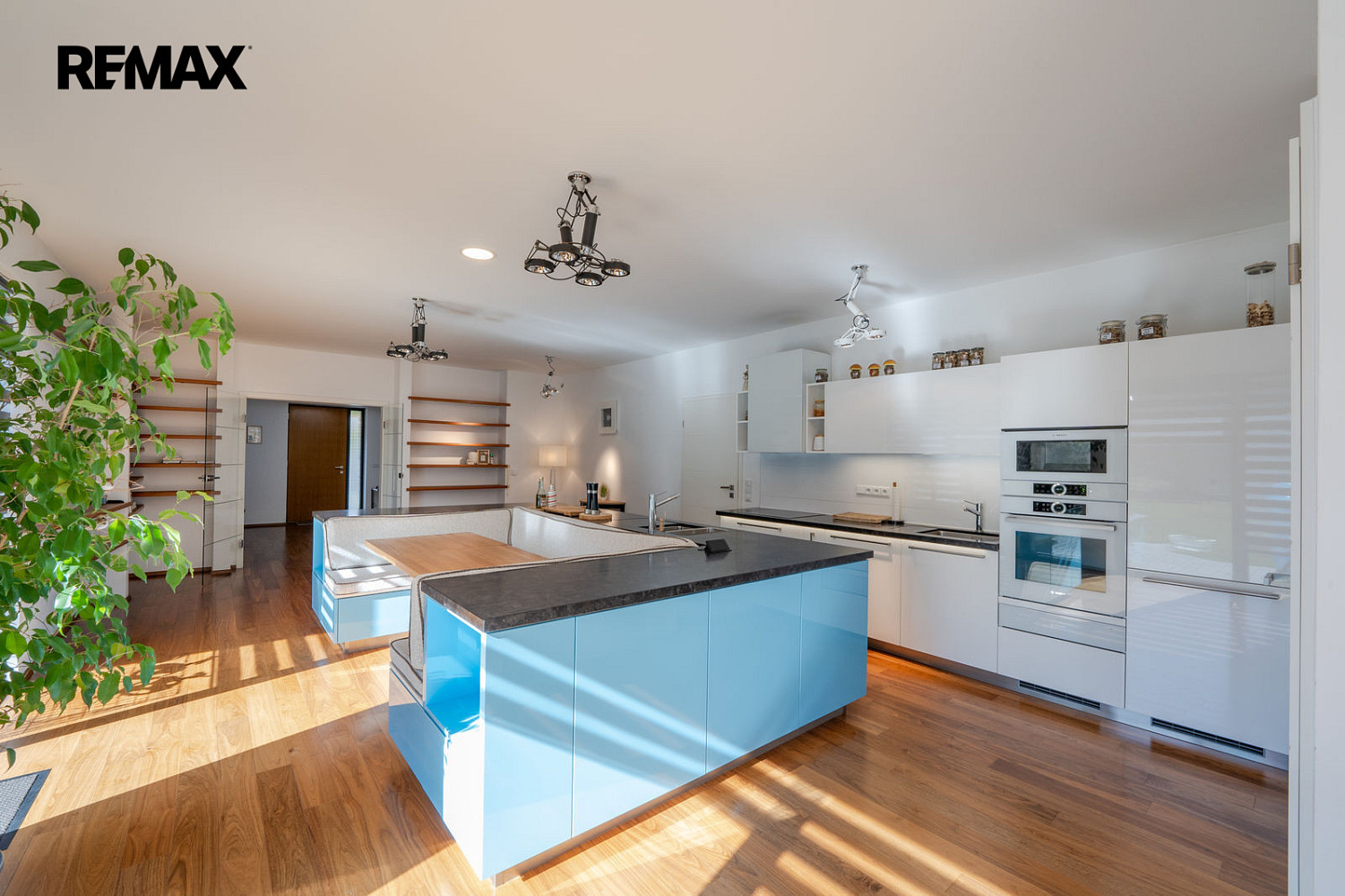 Prodej domu 255 m² s pozemkem 1 650 m² — photo 4