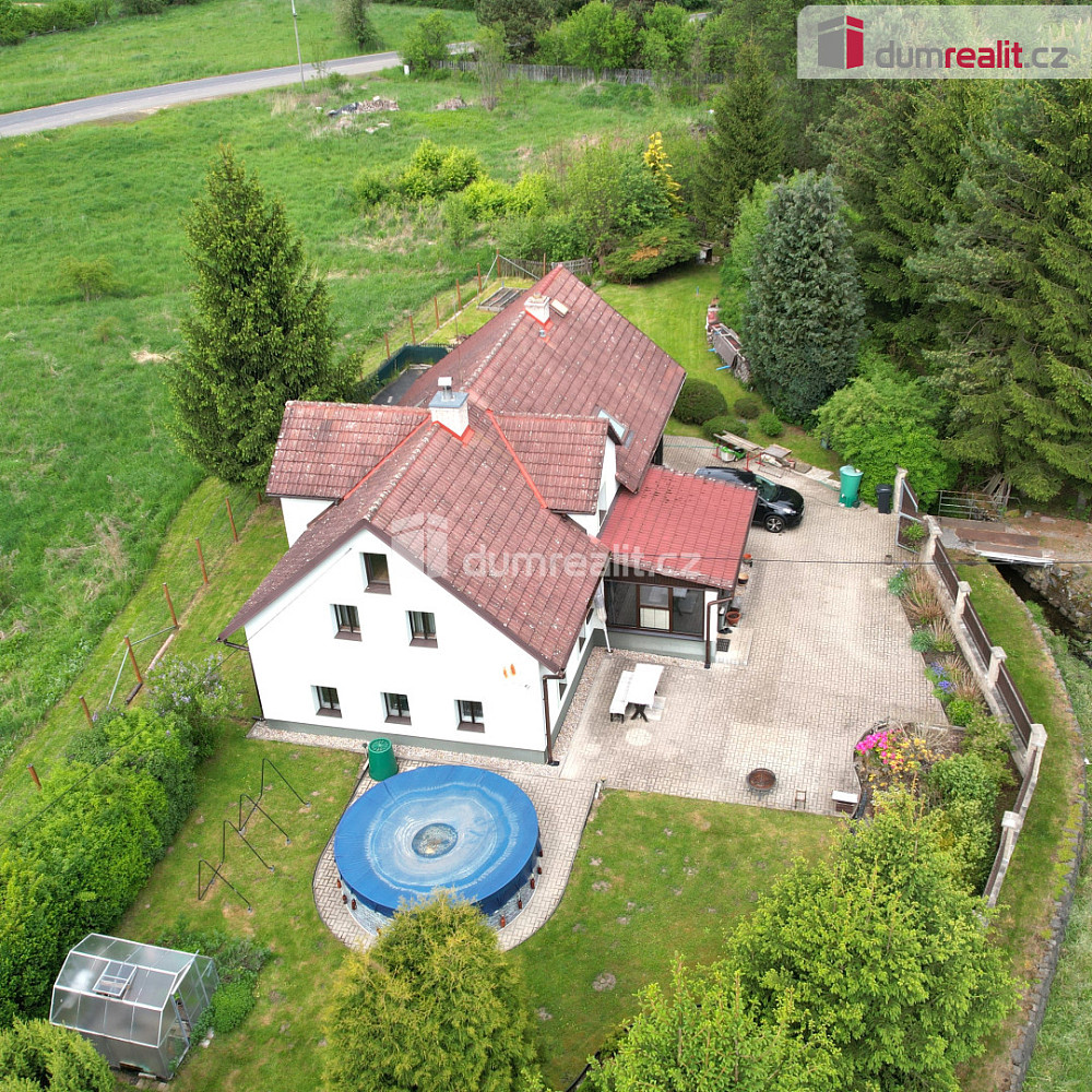 Prodej domu 162 m² s pozemkem 1 205 m²