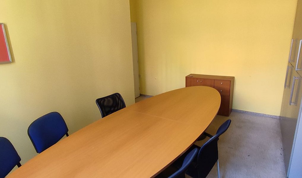 Pronájem kanceláře 16 m², Cheb – náhled fotky 3