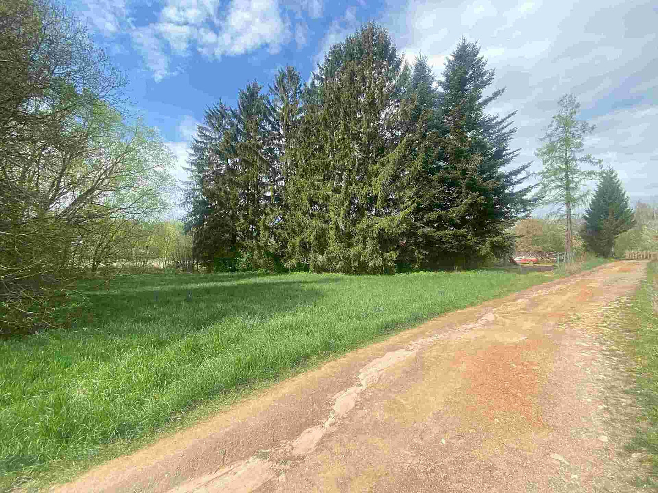 Prodej stavebního pozemku 1 275 m²