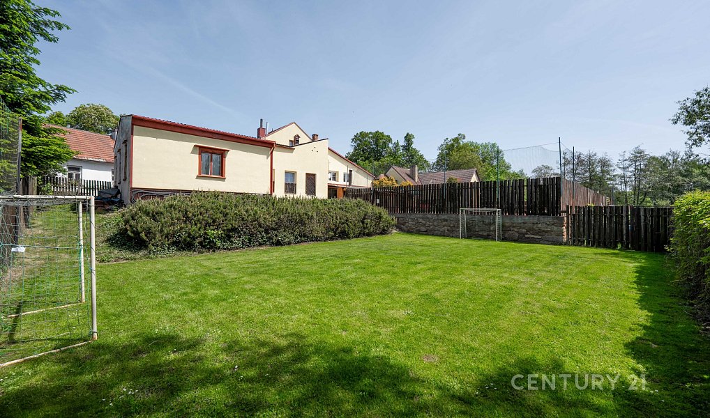 Prodej ubytovacího objektu 430 m², Jesenice – náhled fotky 14