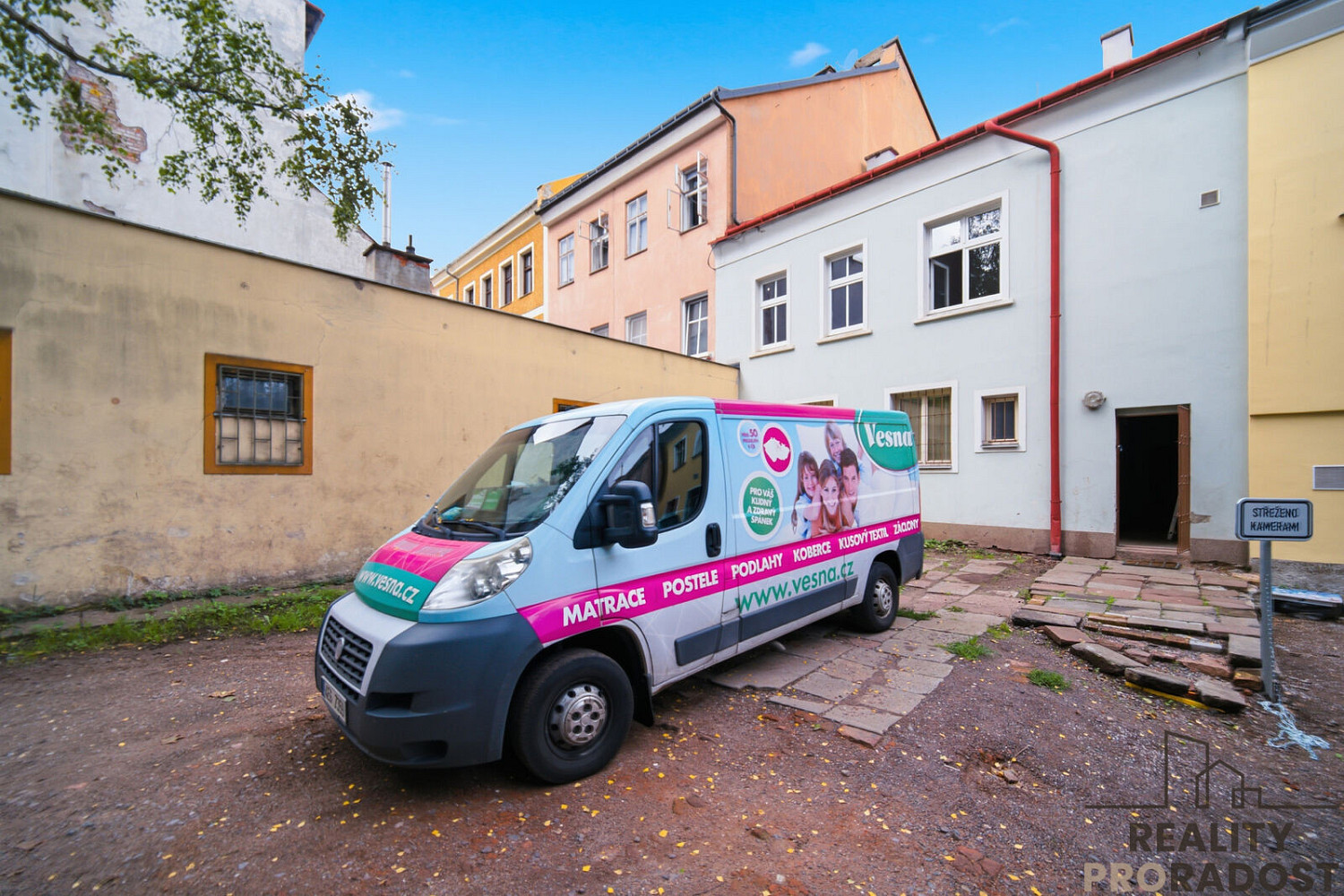 Pronájem kanceláře 157 m² – fotografie 2