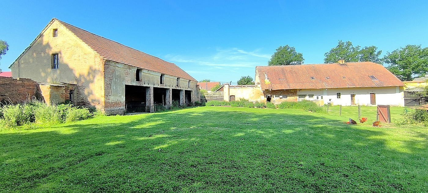 Prodej domu (jiného typu) 372 m² s pozemkem 2 182 m²