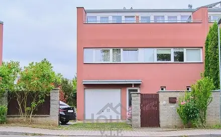 Prodej domu 230 m² s pozemkem 425 m², Hradní, Jenštejn, okres Praha-východ
