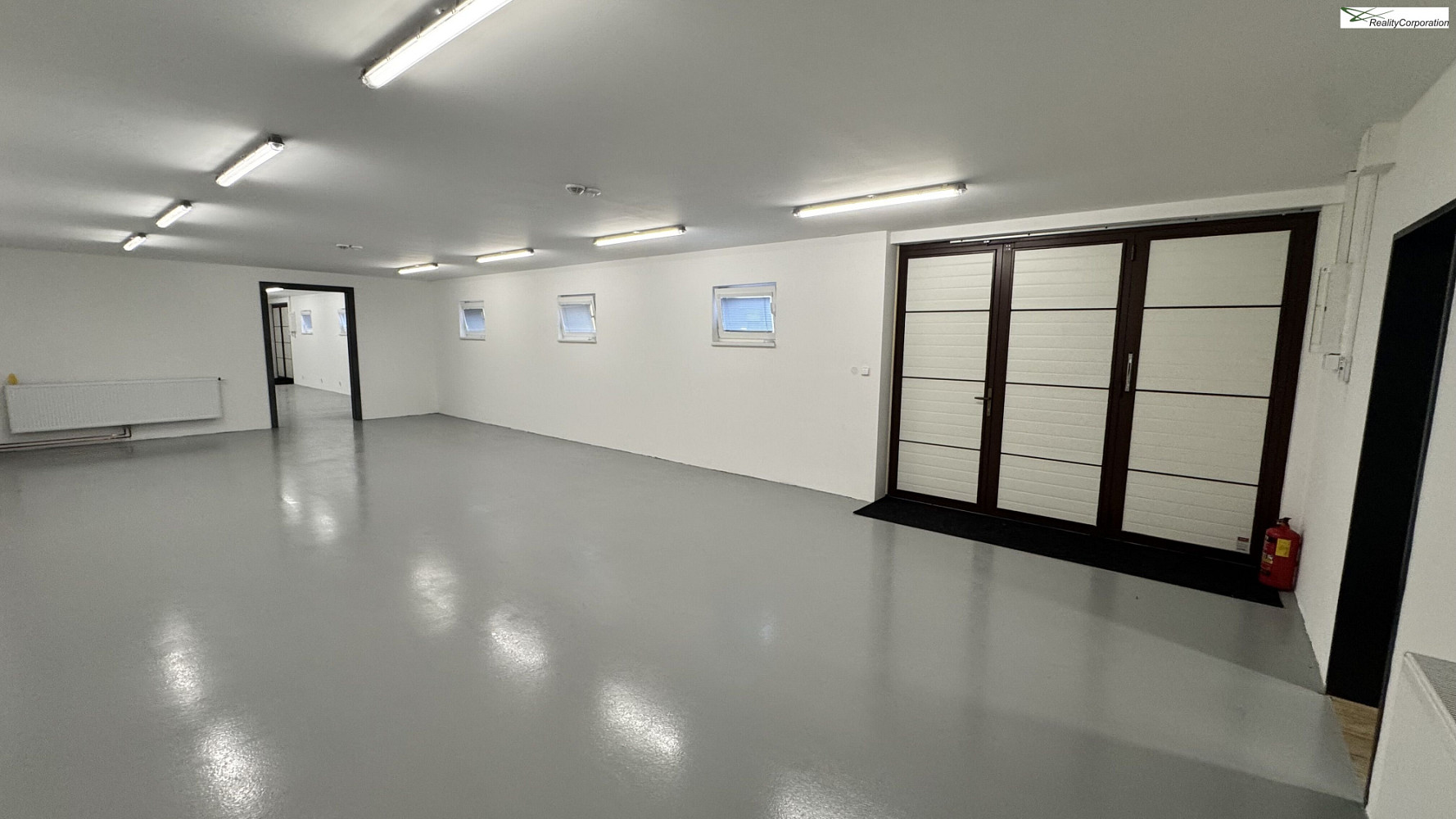 Pronájem obchodních prostor 270 m² – fotografie 3