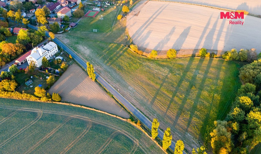 Prodej stavebního pozemku 4 405 m², Šípy – náhled fotky 6