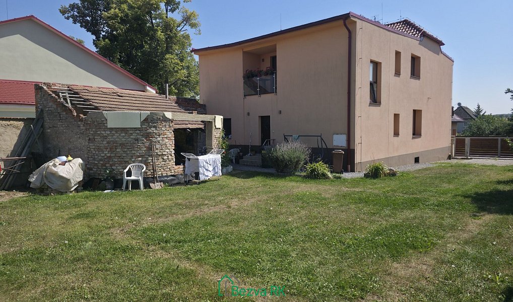 Prodej domu 250 m² s pozemkem 843 m², Nučice – náhled fotky 11