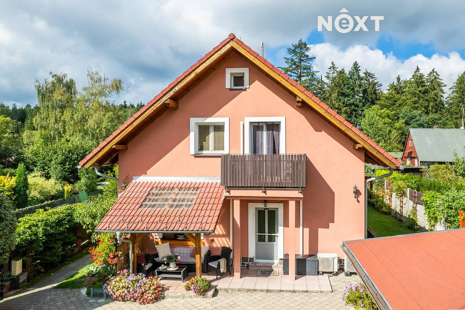 Prodej domu 180 m² s pozemkem 563 m²