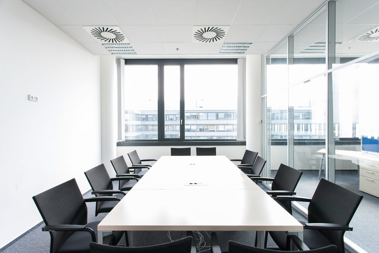Pronájem kanceláře 187 m² – fotografie 4