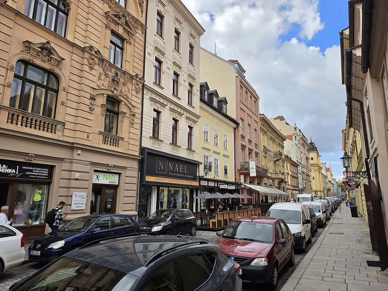 Pronájem obchodních prostor 35 m²