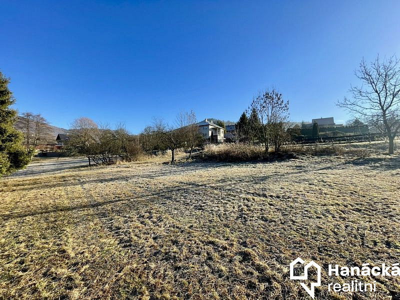 Prodej stavebního pozemku 761 m² – fotografie 4