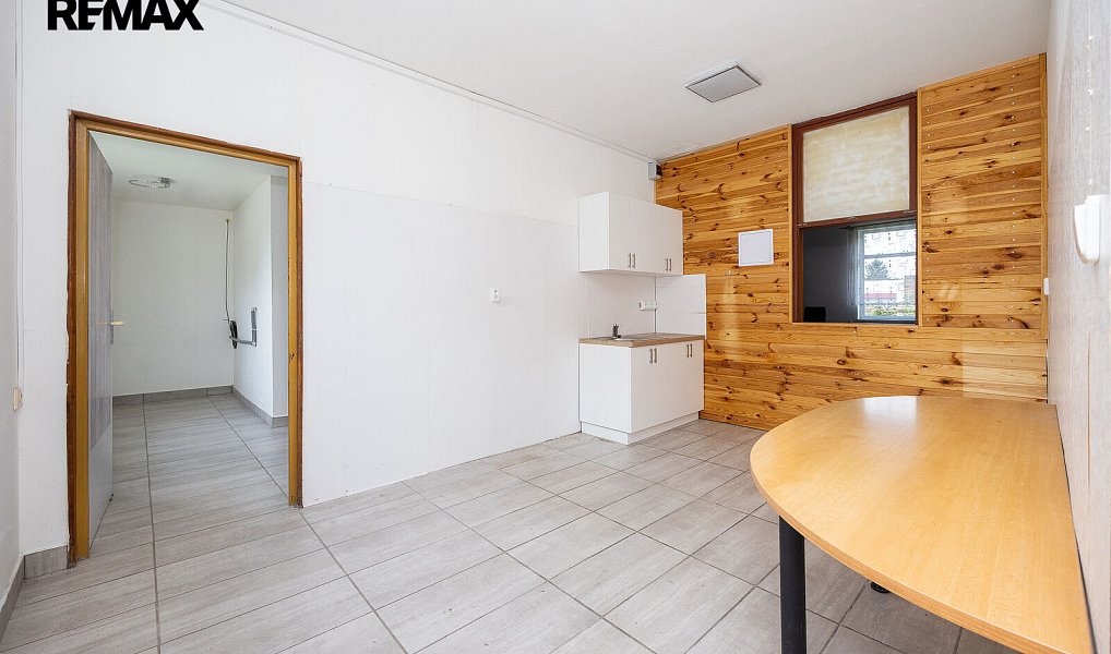 Pronájem obchodních prostor 200 m², Hořice – náhled fotky 19