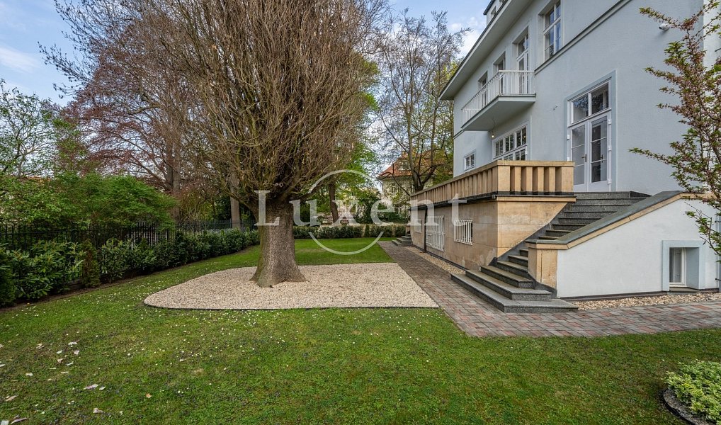 Prodej domu 726 m² s pozemkem 945 m², Praha – náhled fotky 5