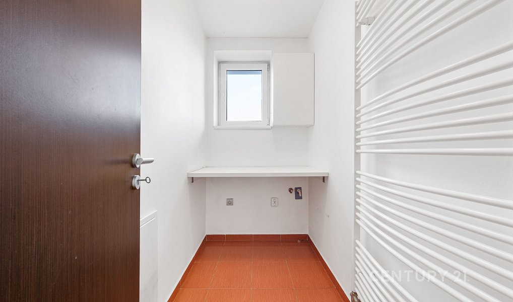 Pronájem domu 210 m² s pozemkem 1 586 m², Mukařov – náhled fotky 30