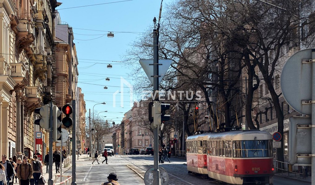 Prodej domu 1 520 m² s pozemkem 400 m², Praha – náhled fotky 2