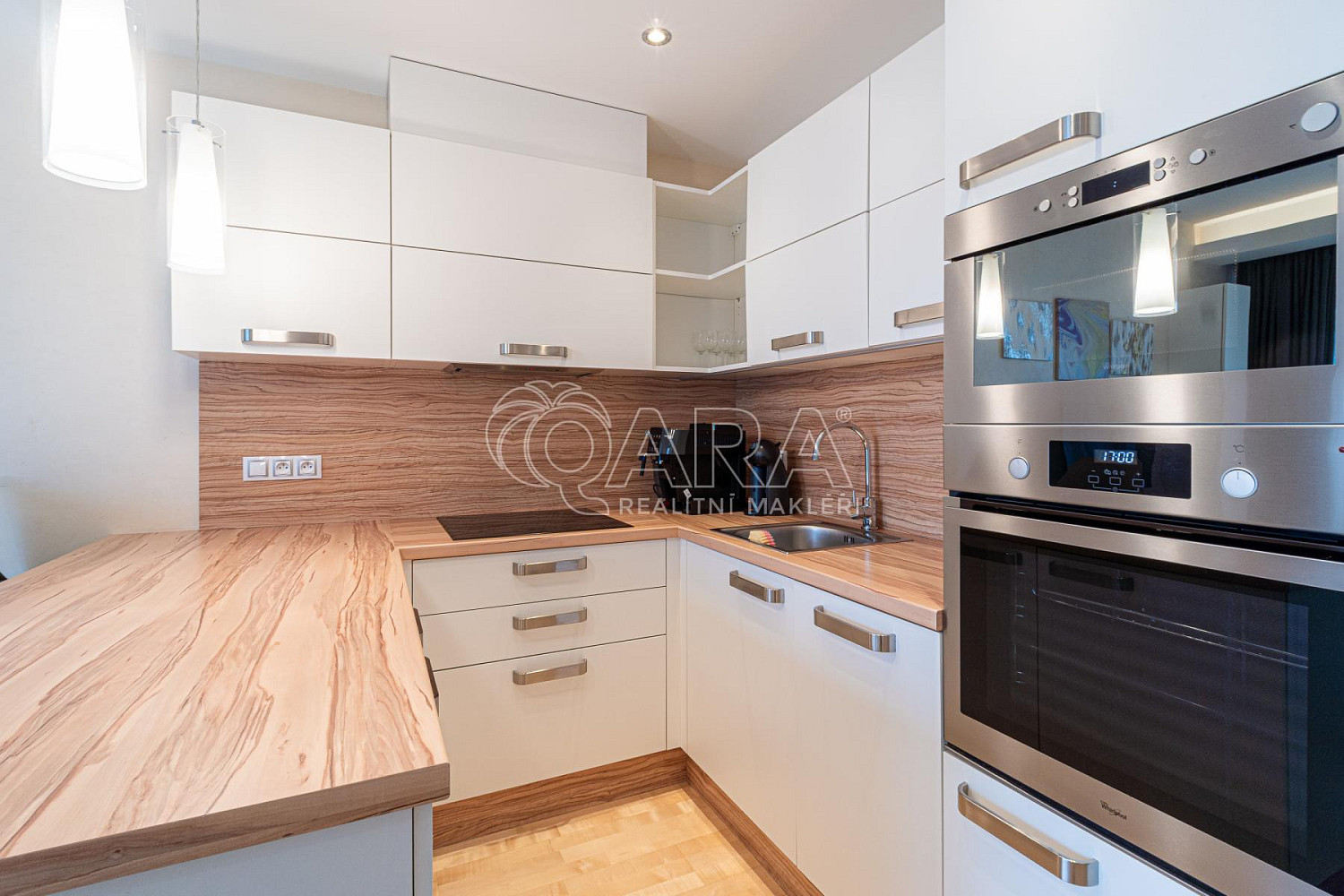 Pronájem bytu 1+kk 37 m² – fotografie 3