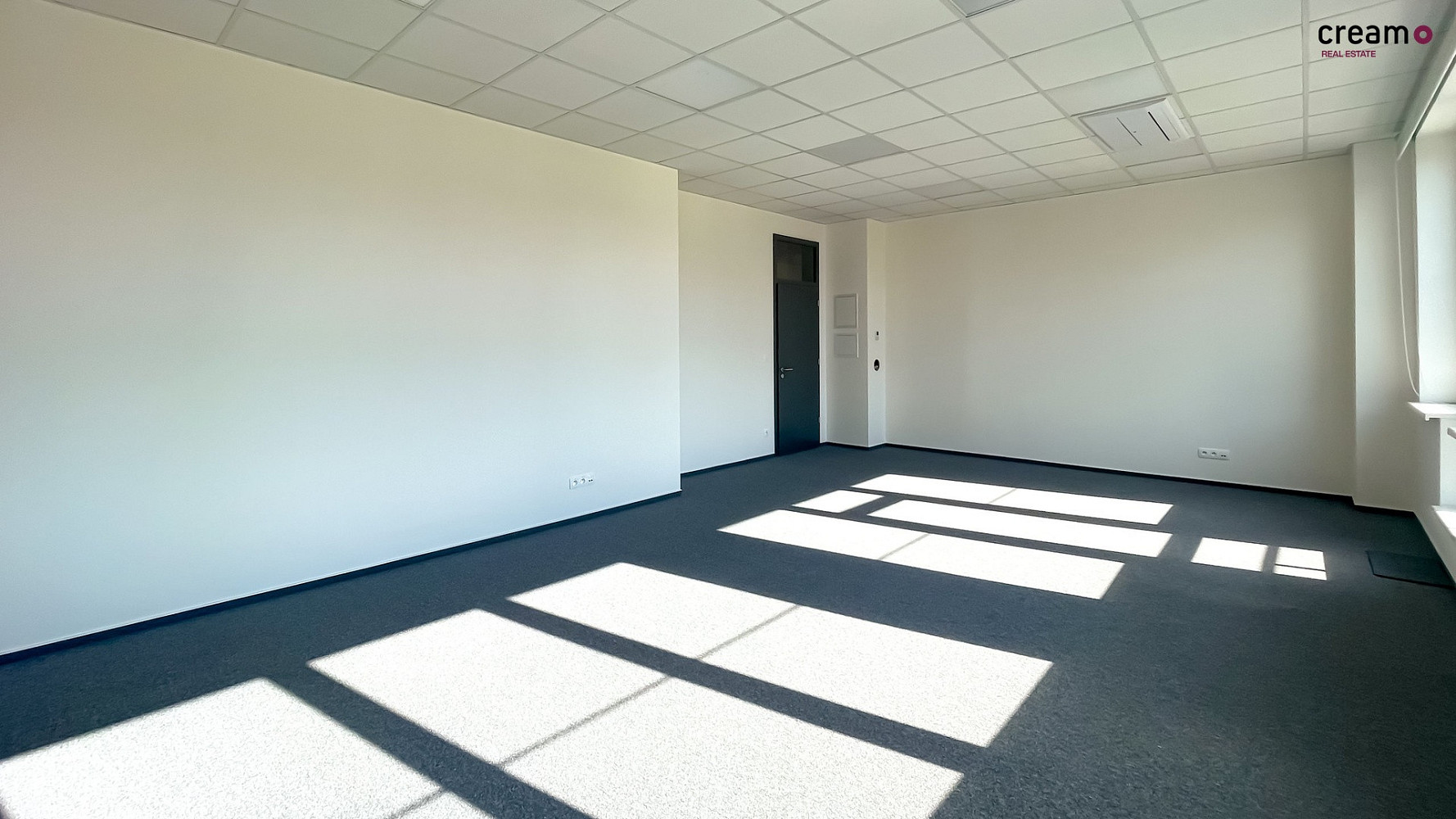 Pronájem kanceláře 40 m² — photo 2