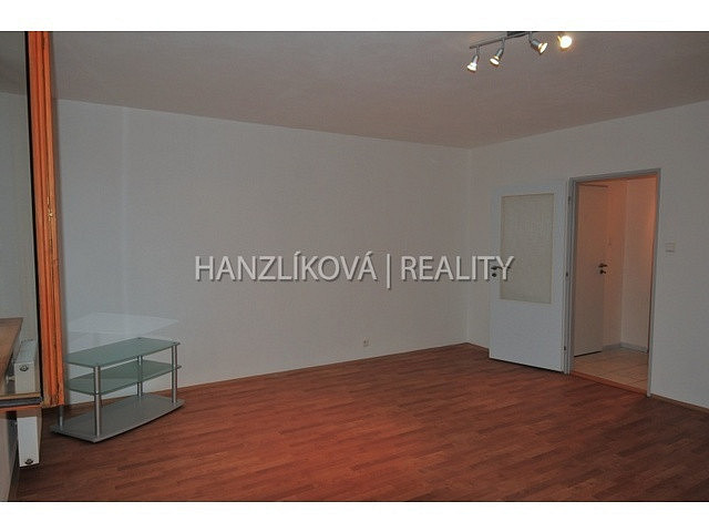 Pronájem bytu 1+kk 30 m² – fotografie 5