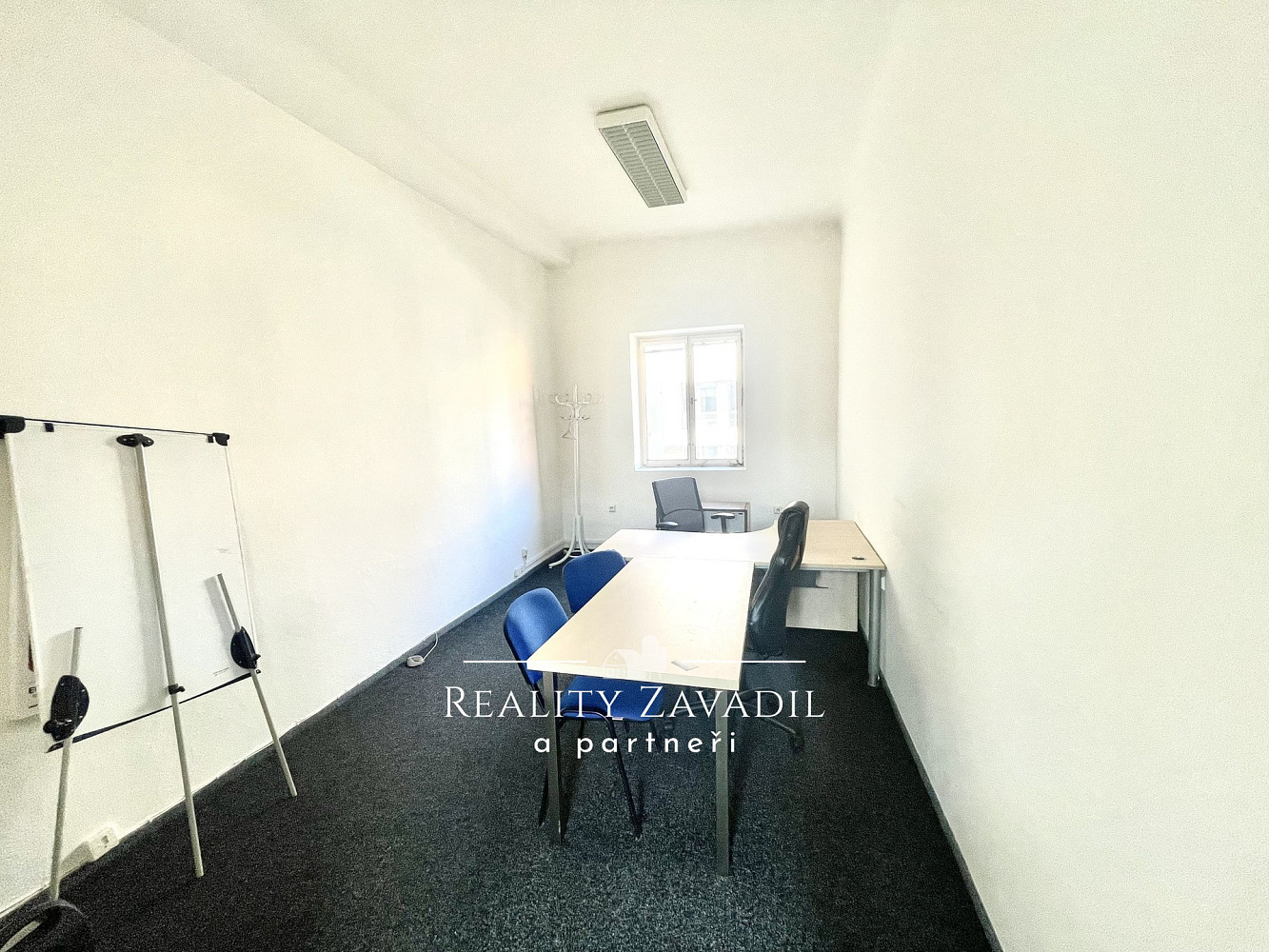 Pronájem kanceláře 17 m² – fotografie 2