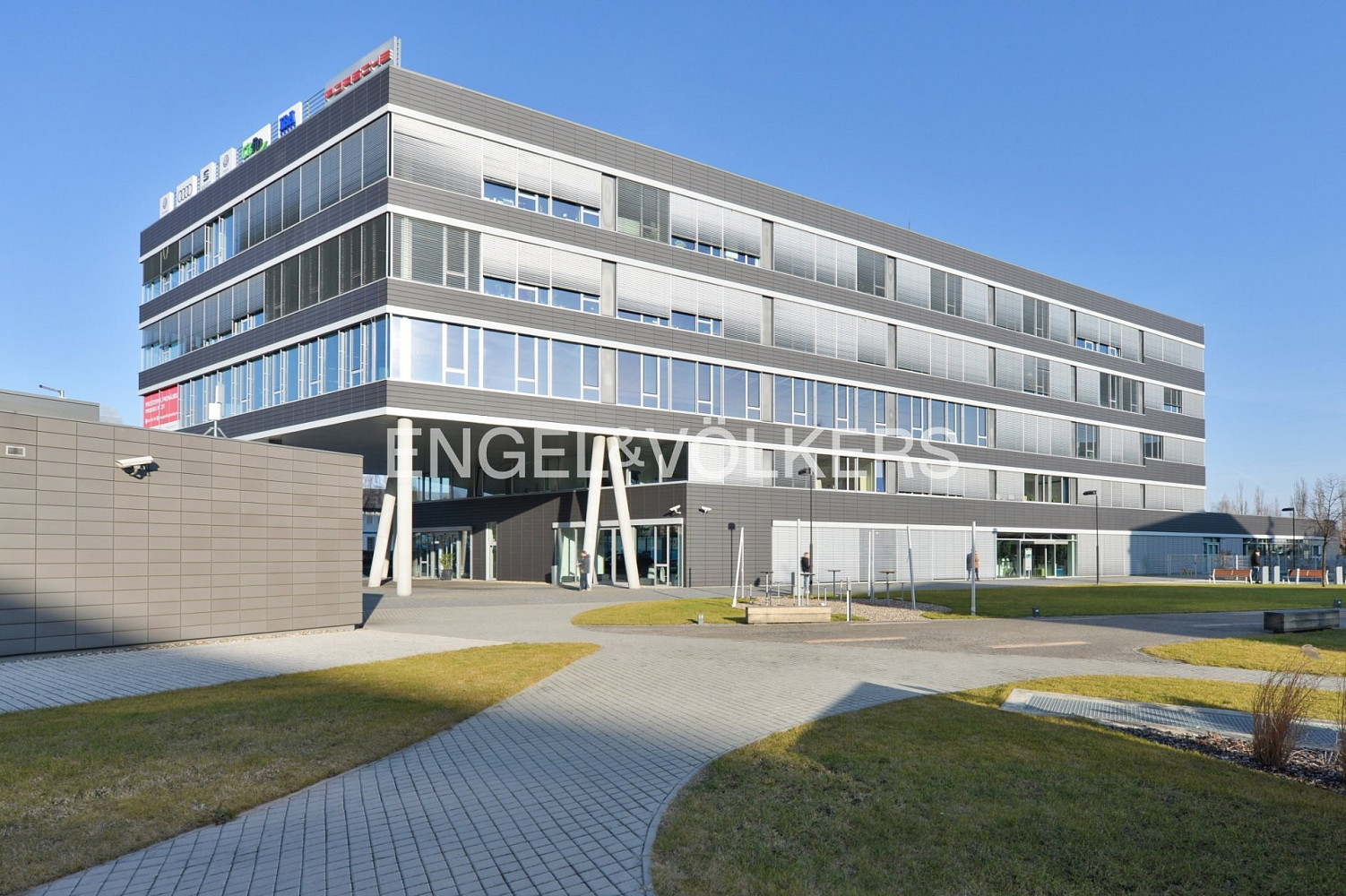 Pronájem kanceláře 1 145 m²