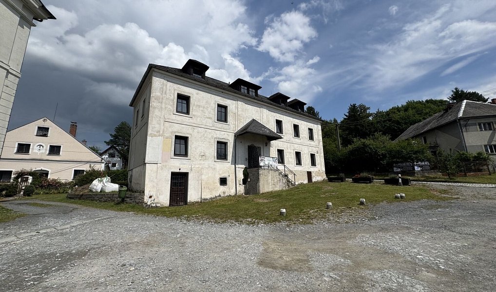 Prodej domu 328 m² s pozemkem 661 m², Jiříkov – náhled fotky 4