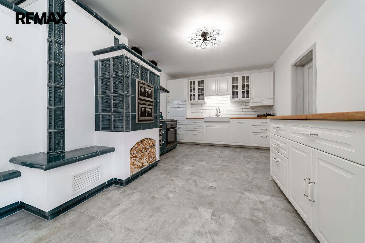 Prodej domu 428 m² s pozemkem 891 m² – fotografie 3