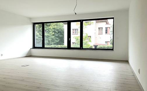 Prodej bytu 1+kk 59 m², Pražská třída, Hradec Králové - Kukleny