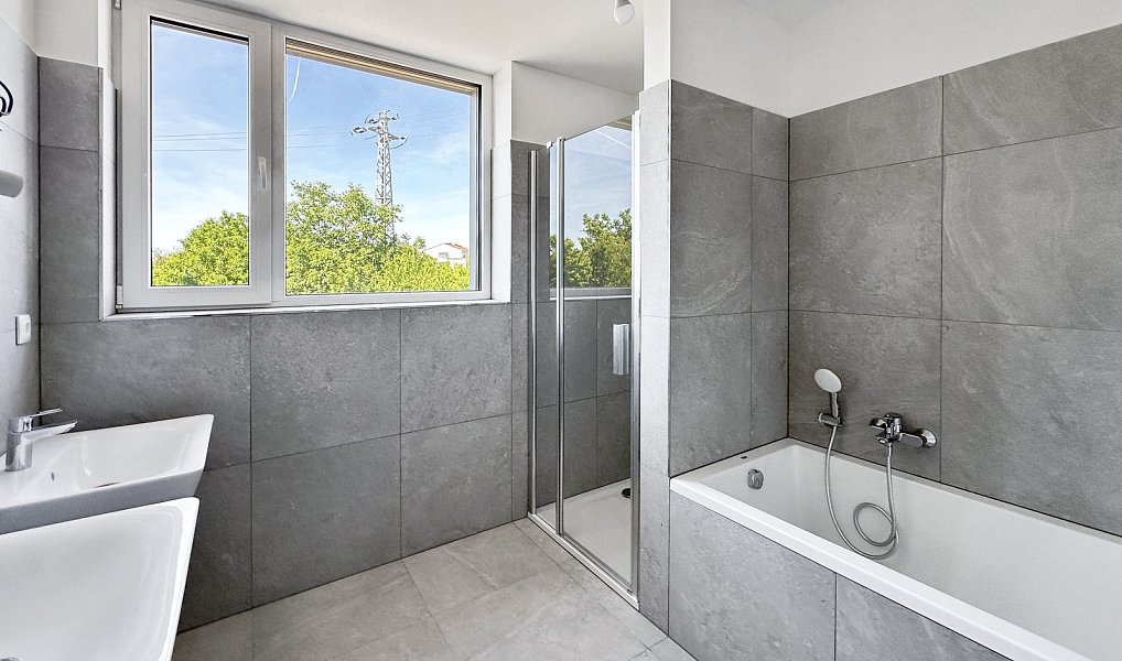 Prodej domu 132 m² s pozemkem 295 m², Strážnice – náhled fotky 11