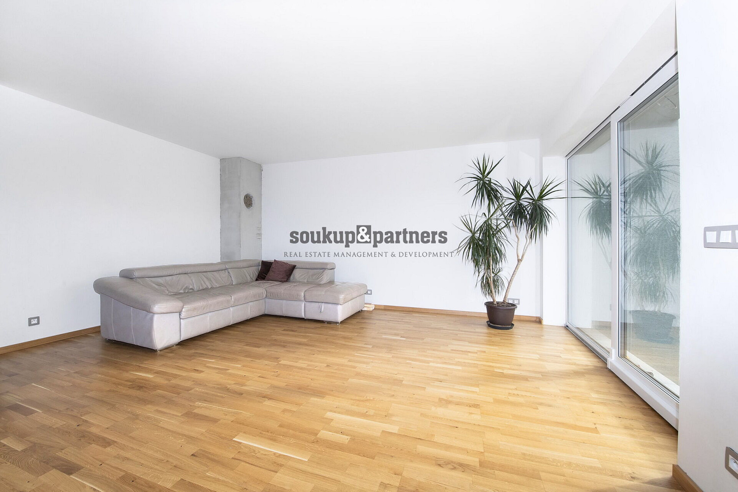 Prodej domu 165 m² s pozemkem 482 m² – fotografie 2