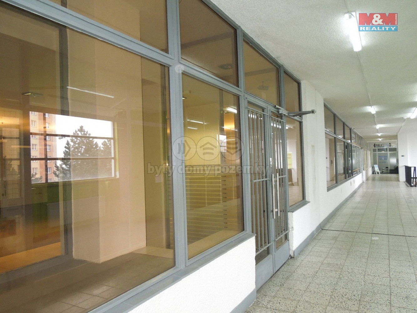 Pronájem obchodních prostor 398 m² — photo 2