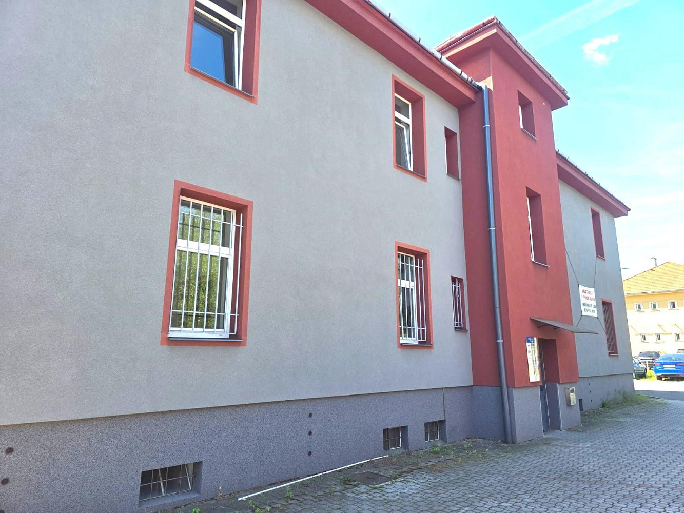 Pronájem kanceláře 65 m² – fotografie 2
