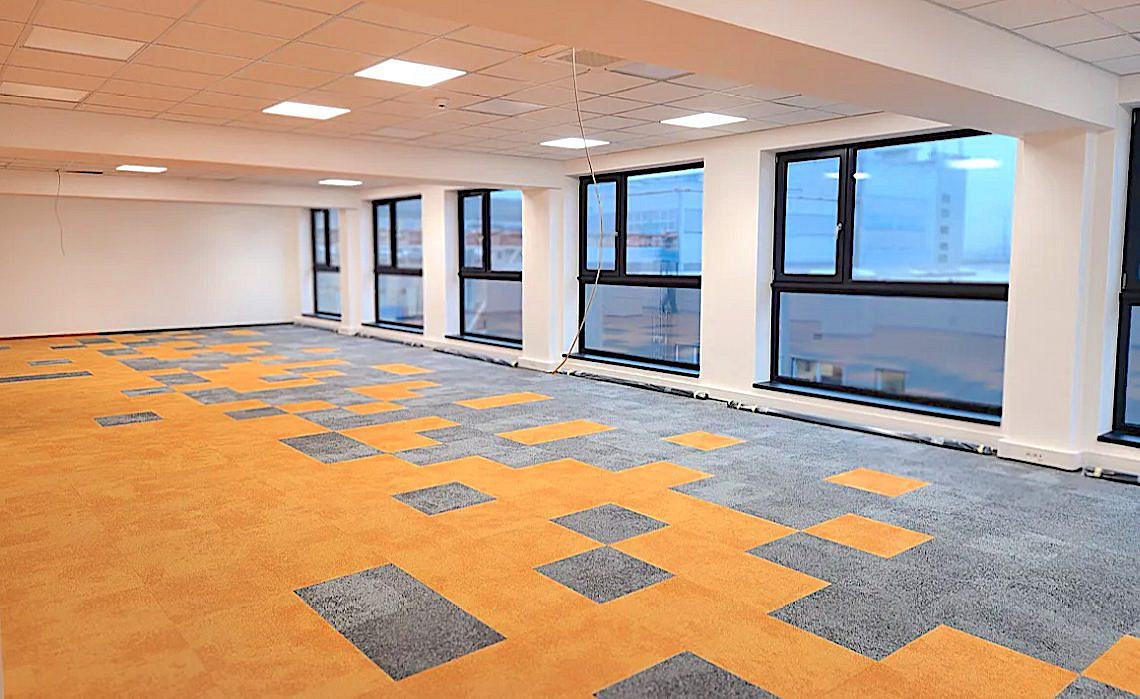 Pronájem kanceláře 639 m² – fotografie 3