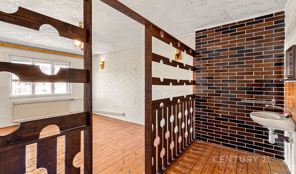 Prodej domu 285 m² s pozemkem 136 m², Sušice – náhled fotky 14
