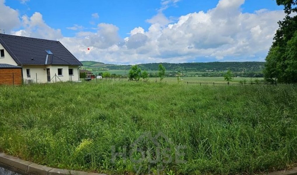 Prodej pozemku, 914 m², Hatě - Beroun, Skuhrov