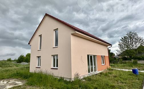 Prodej domu 140 m² s pozemkem 821 m², Dolní Roveň, okres Pardubice